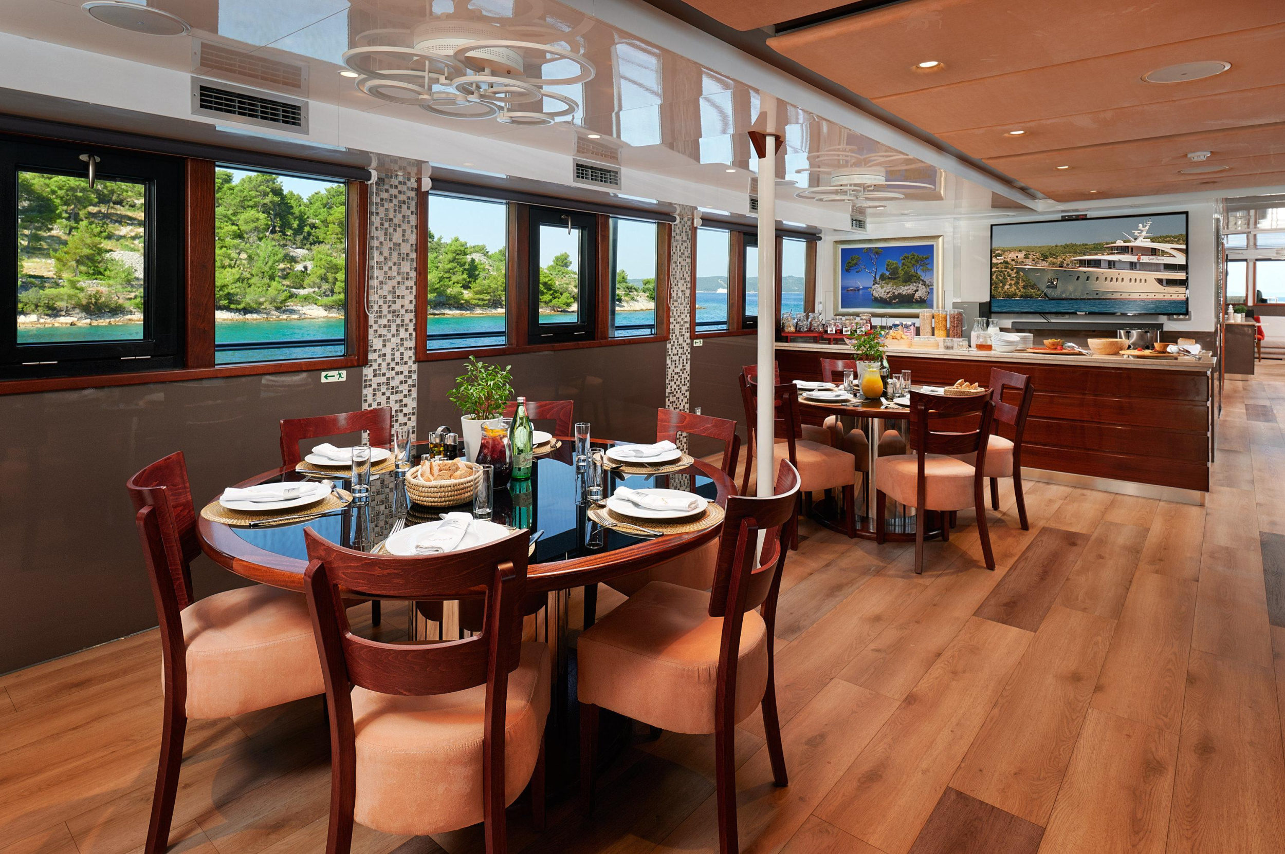 Motoryacht Queen Eleganza — photo 6
