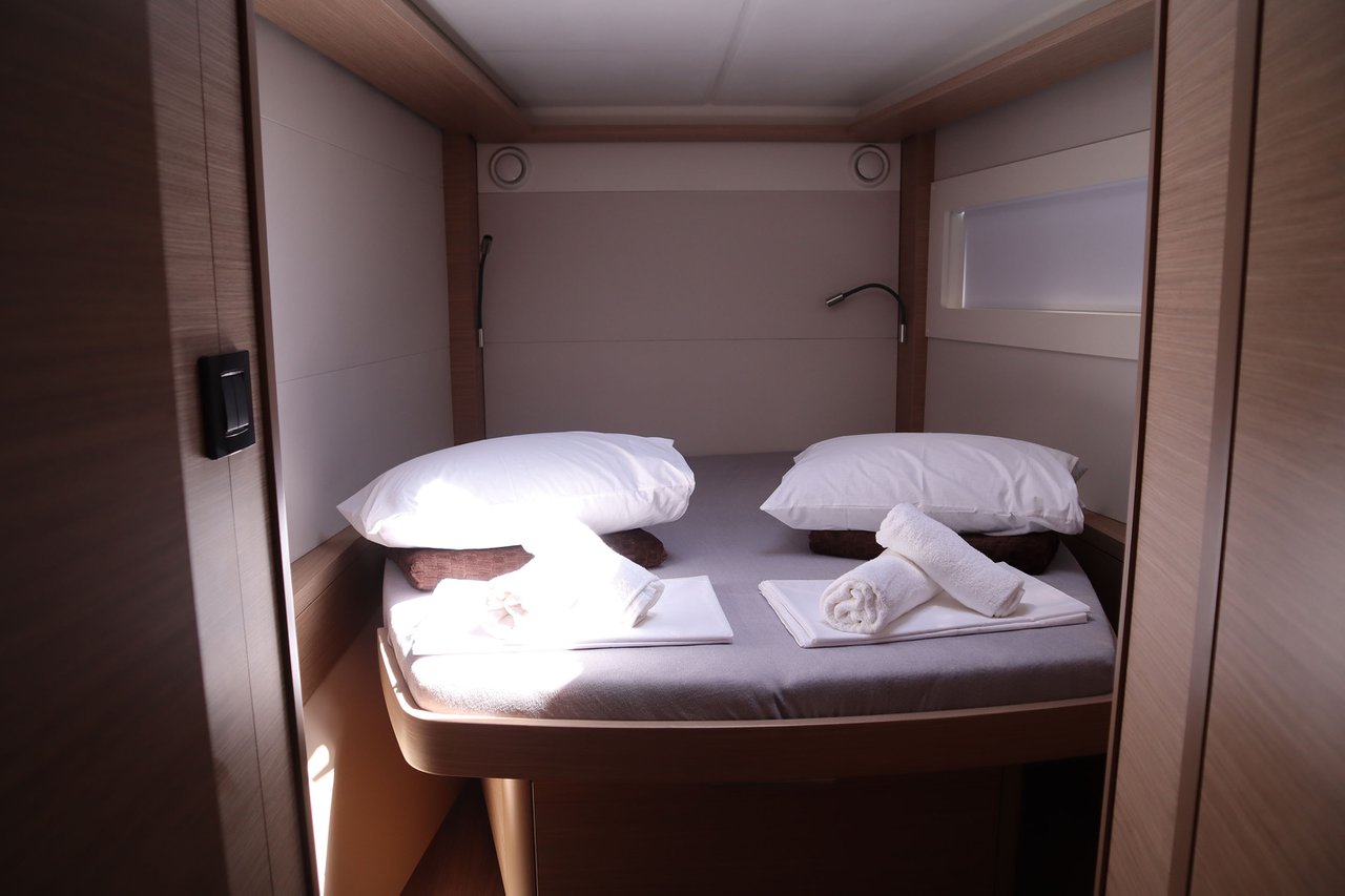 Lagoon 46 (6 cab.) — photo 14