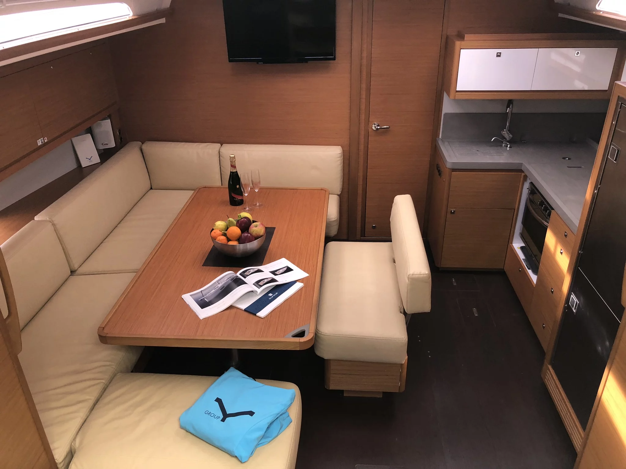 Dufour 470 (Potter) Interior image - 22