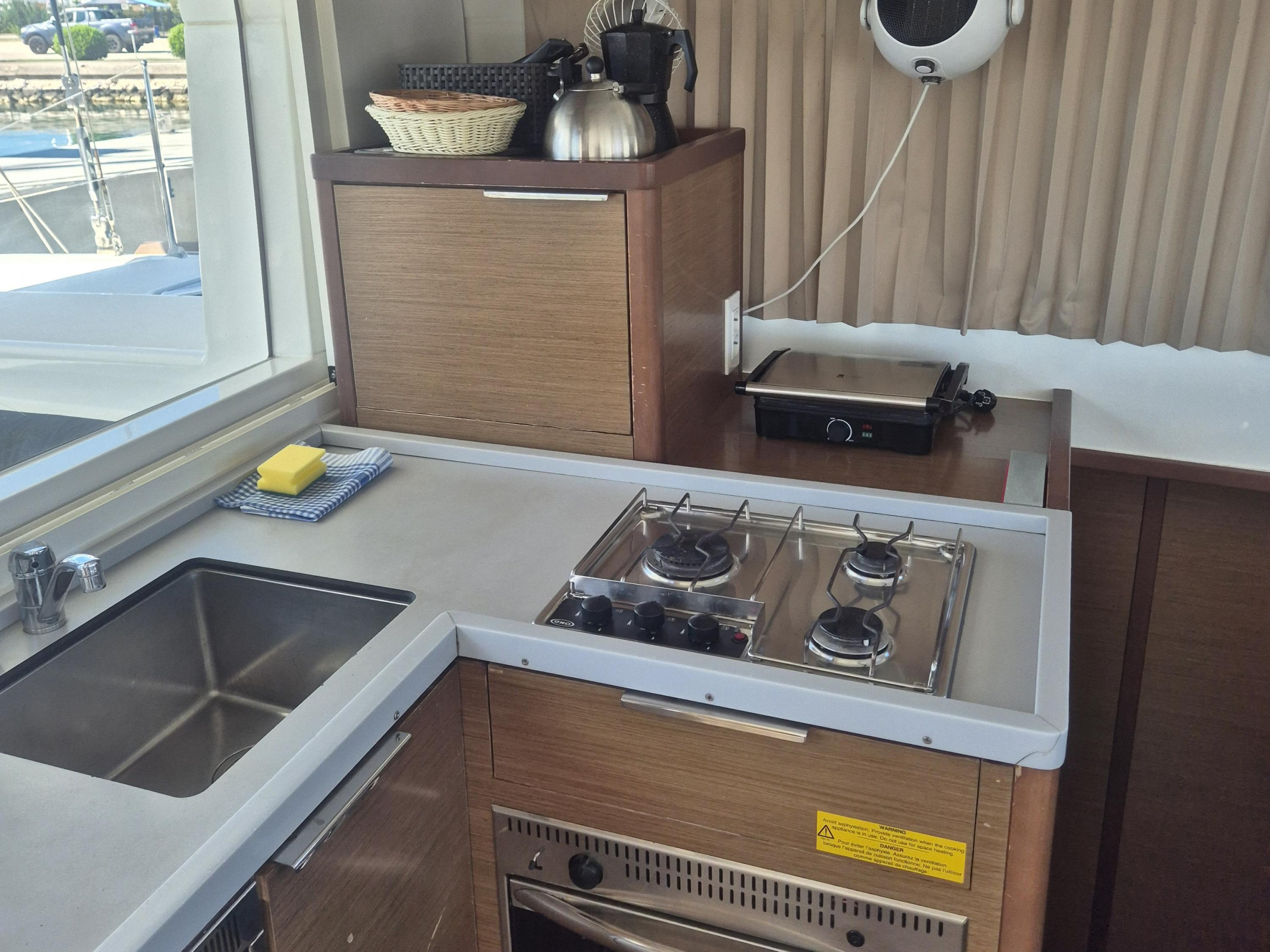 Lagoon 40 — photo 10