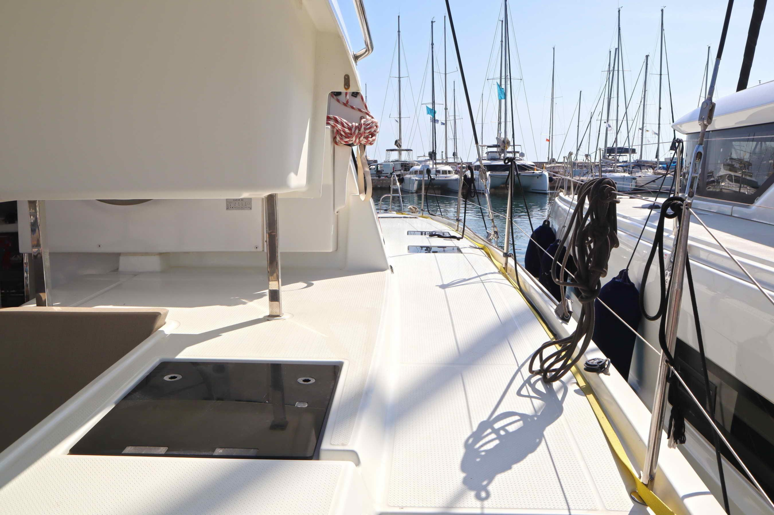 Lucia 40 (4 cab.) — photo 27