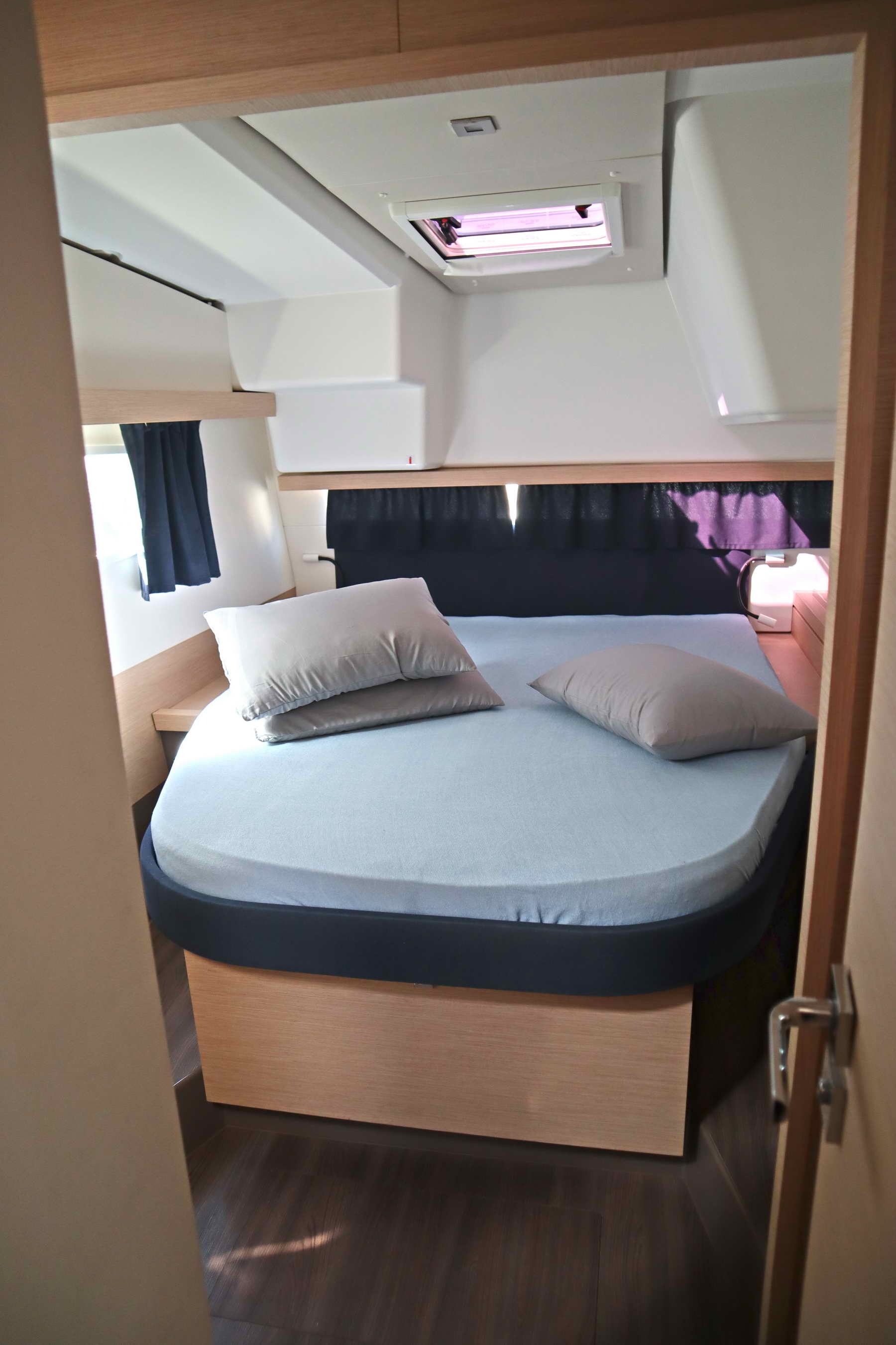 Lucia 40 (4 cab.) — photo 11