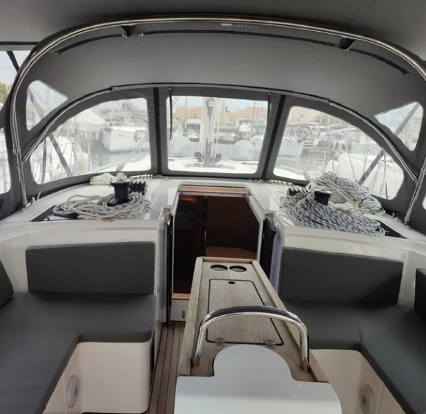 Bavaria C42 (3 cab.) — photo 3