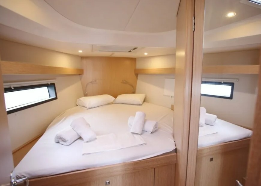 Bavaria C42 (3 cab.) — photo 14