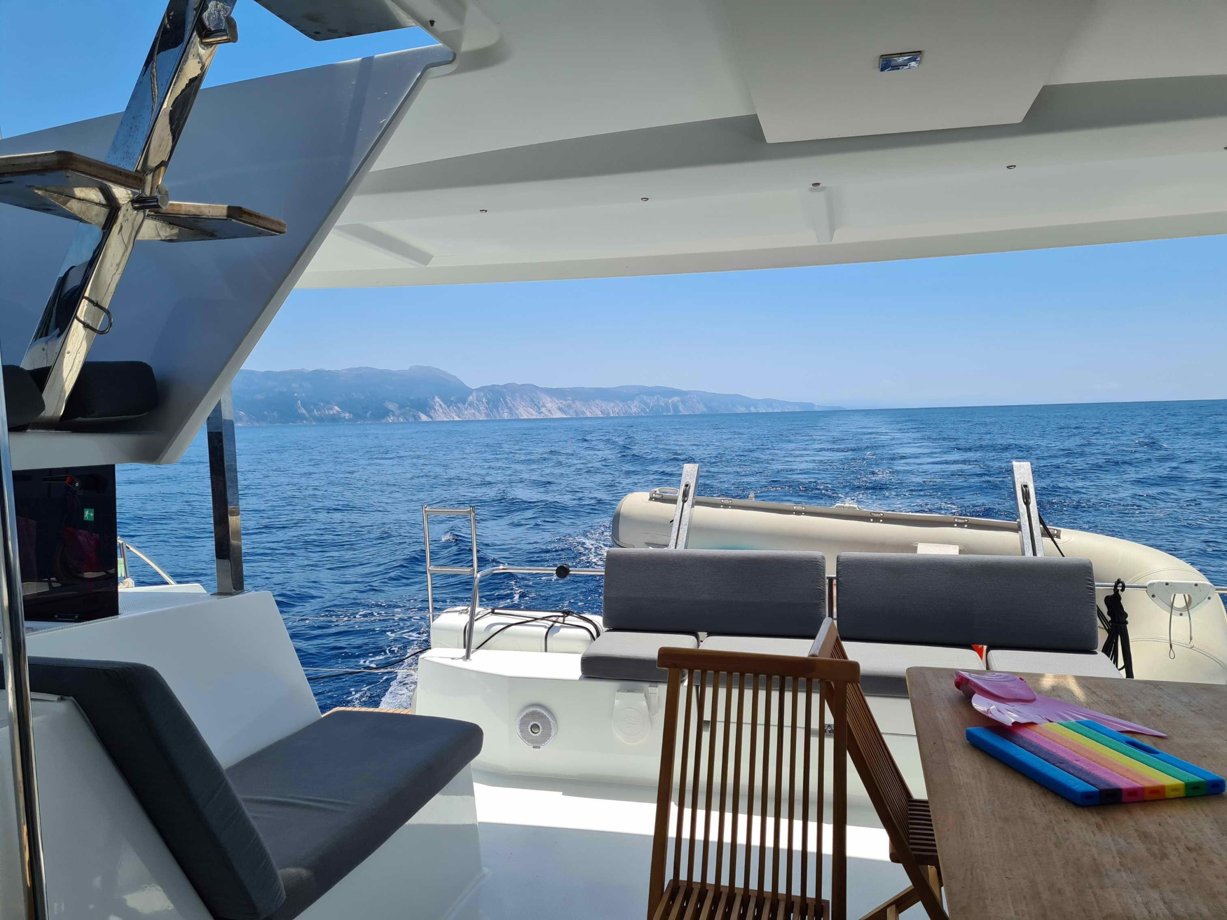 Lucia 40 (4 cab.) — photo 19
