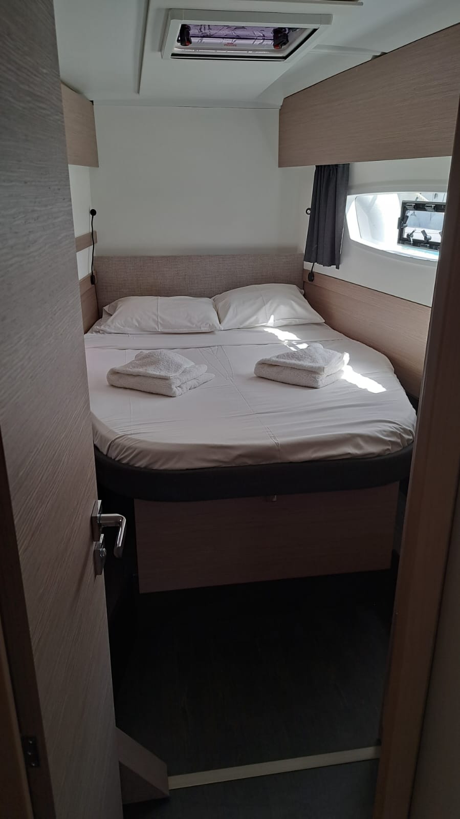 Astréa 42 (6 cab.) — photo 8