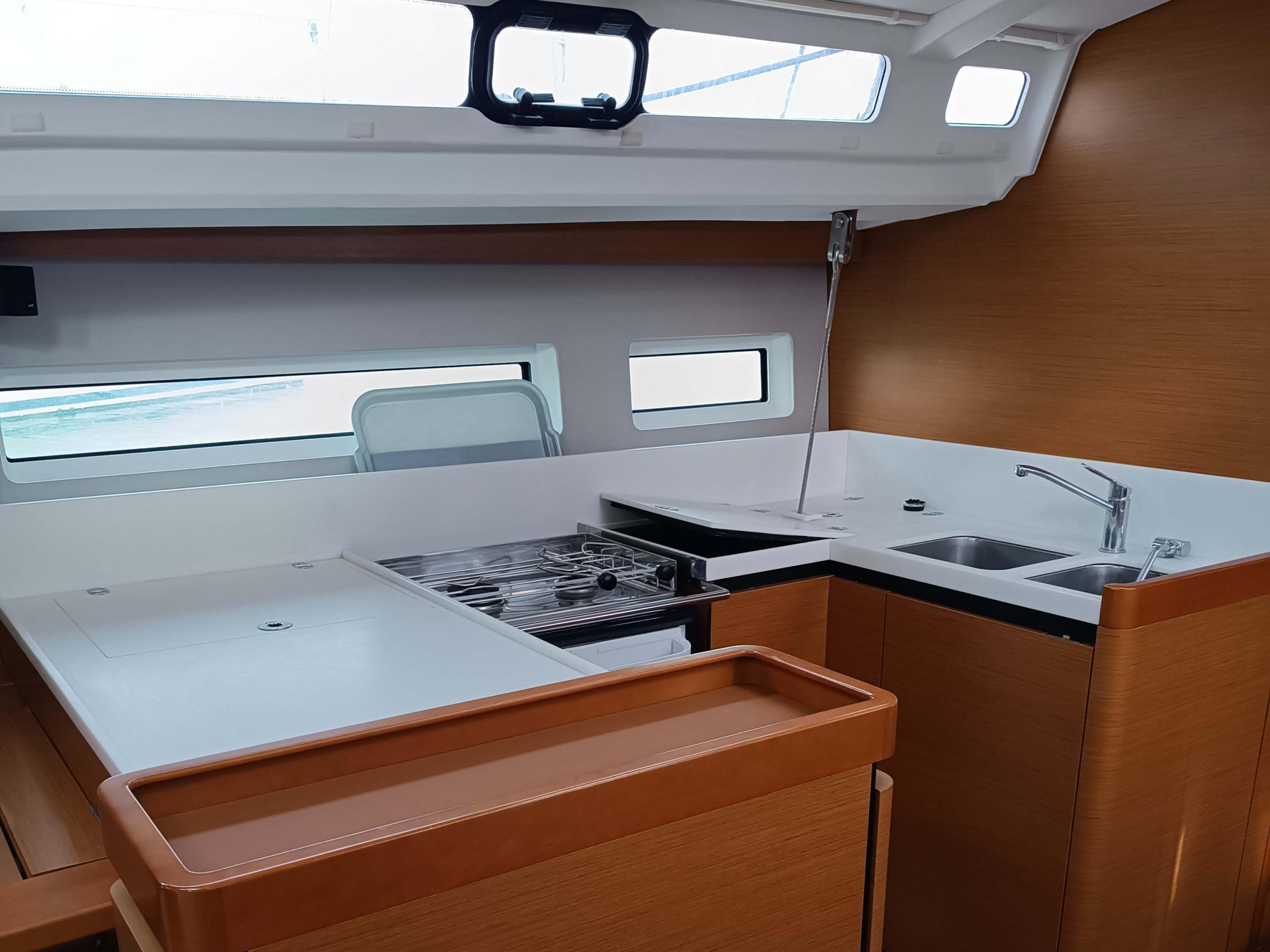 Sun Odyssey 440 (4 cab.) — photo 3