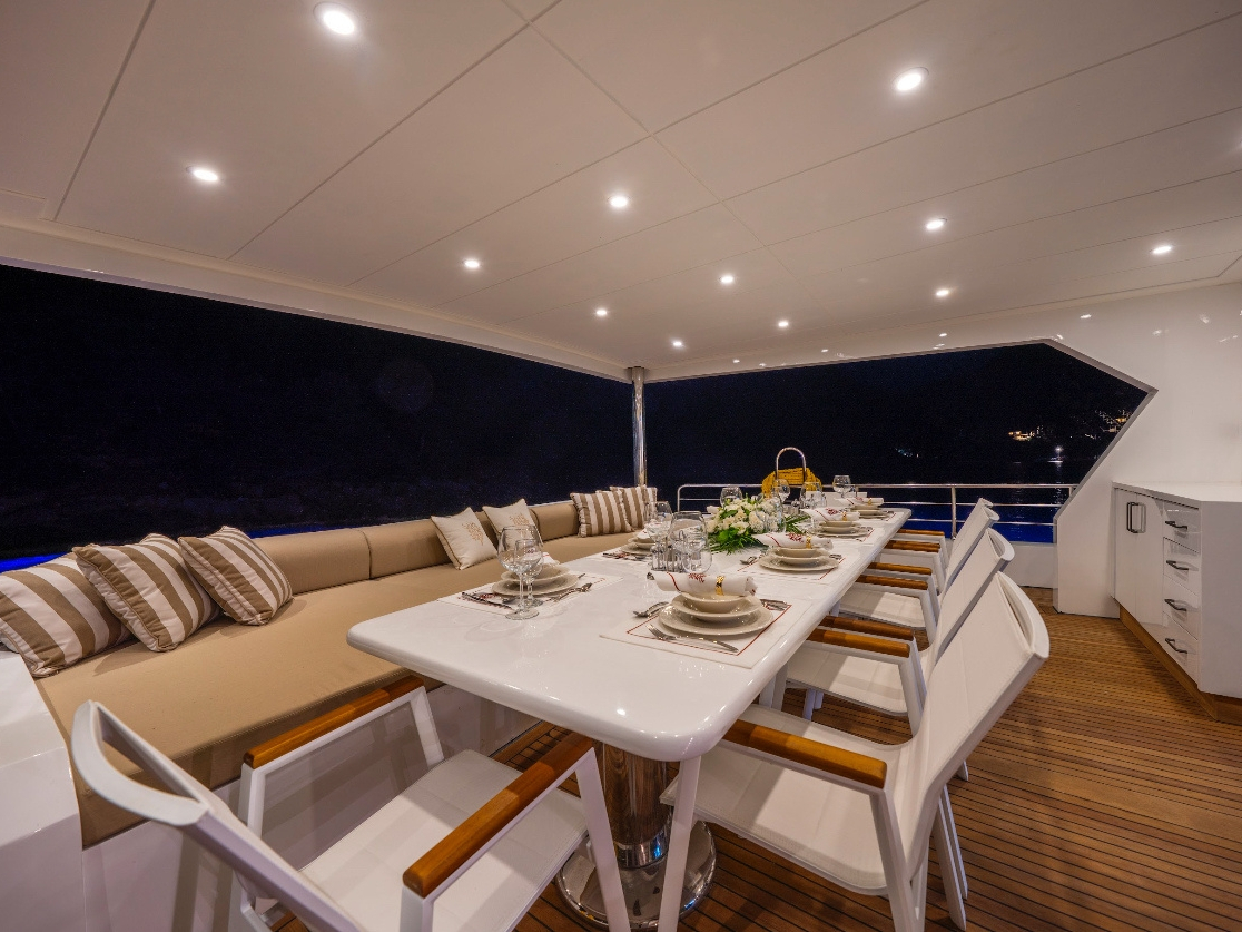Motoryacht Lila Trawler — photo 2