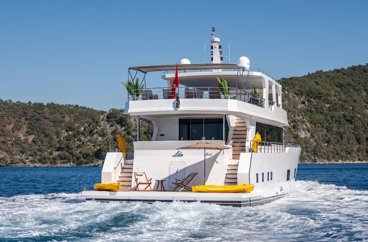 Motoryacht Lila Trawler — photo 45