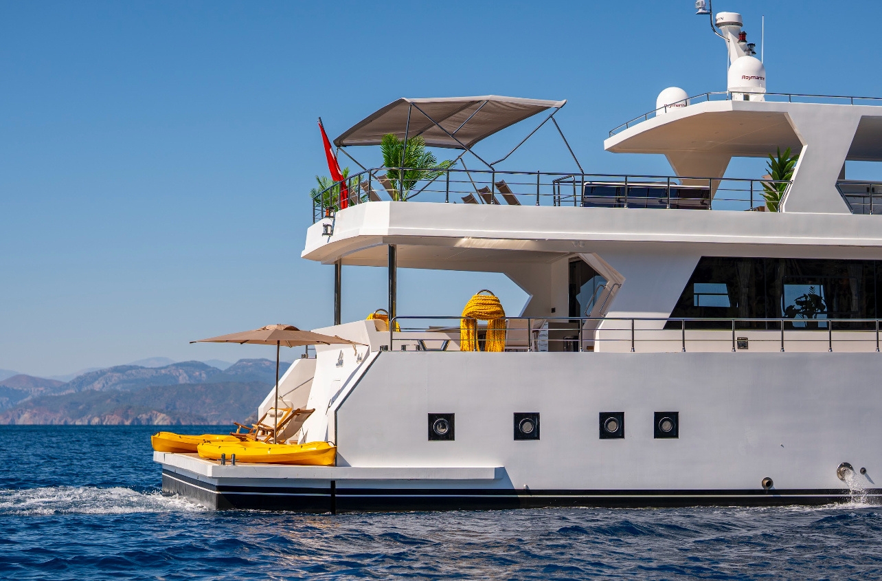 Motoryacht Lila Trawler — photo 24