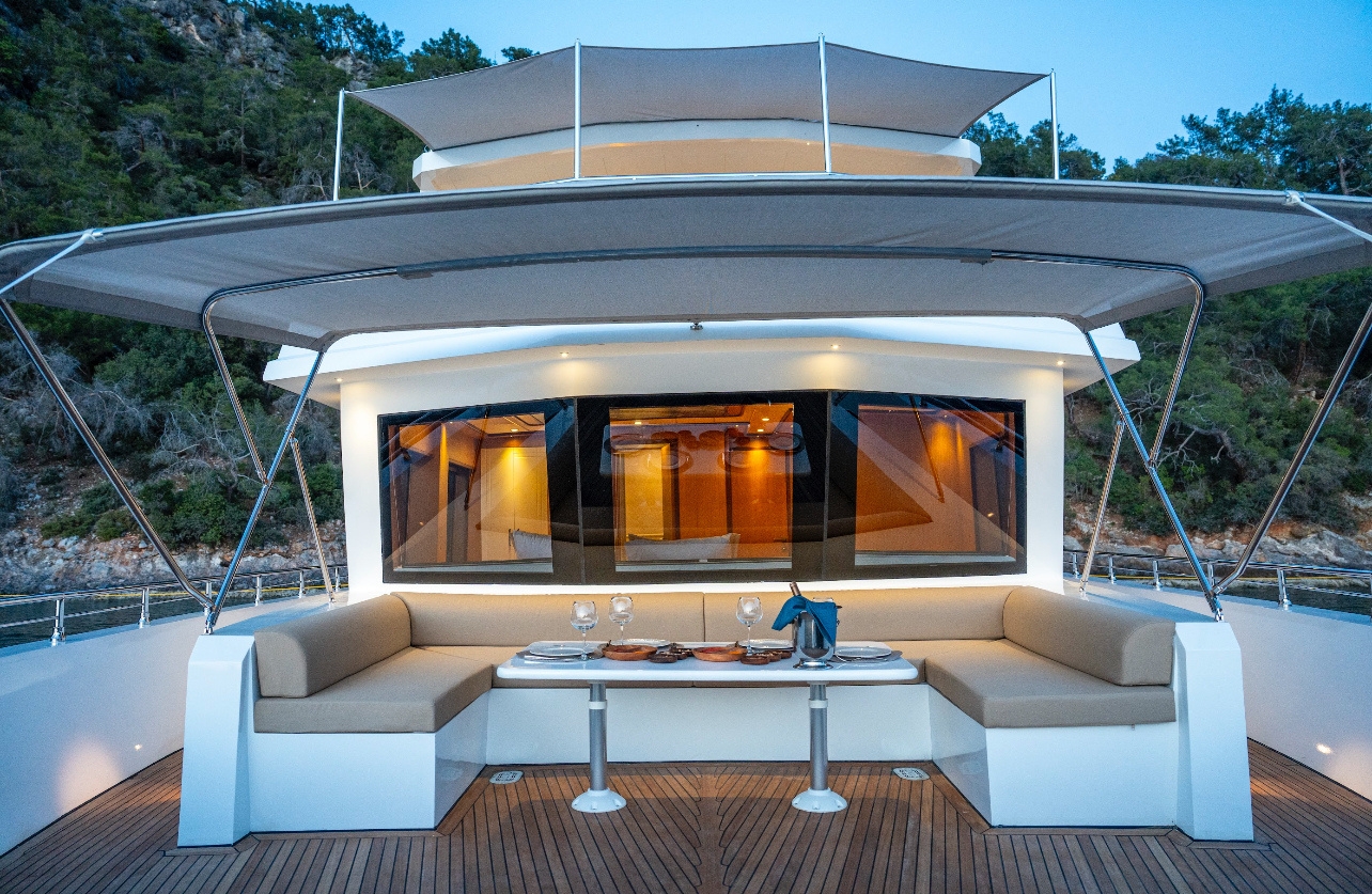 Motoryacht Lila Trawler — photo 7