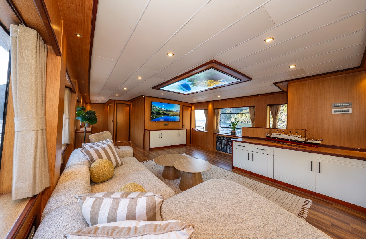 Motoryacht Lila Trawler — photo 10
