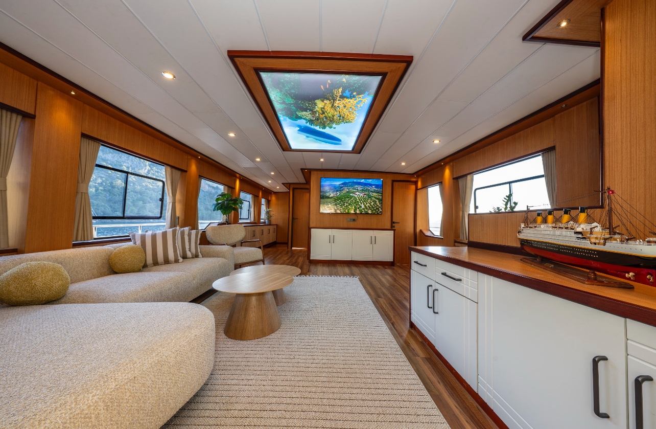 Motoryacht Lila Trawler — photo 27