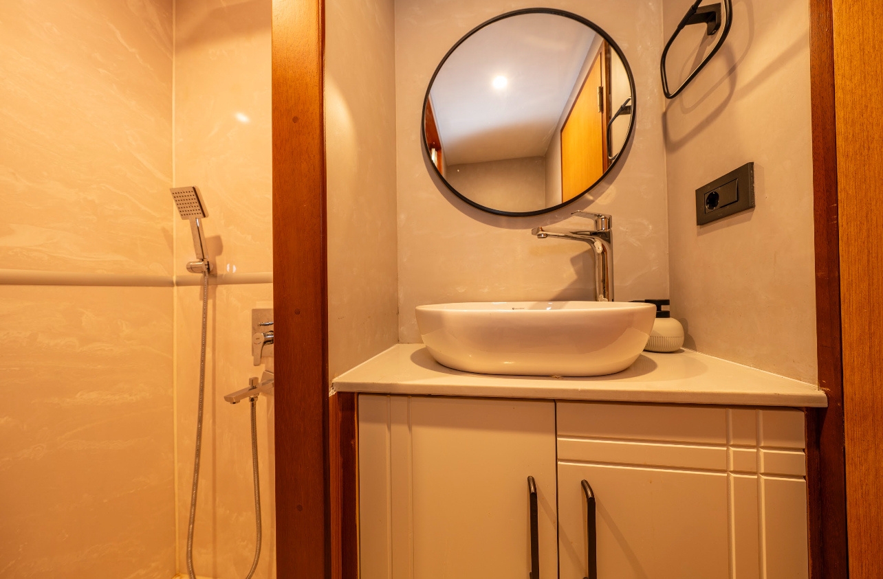 Motoryacht Lila Trawler — photo 38