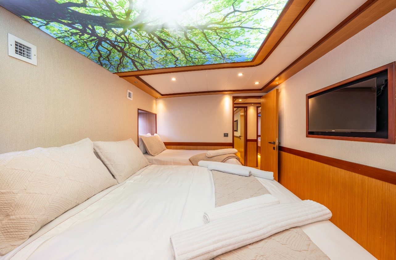 Motoryacht Lila Trawler — photo 30