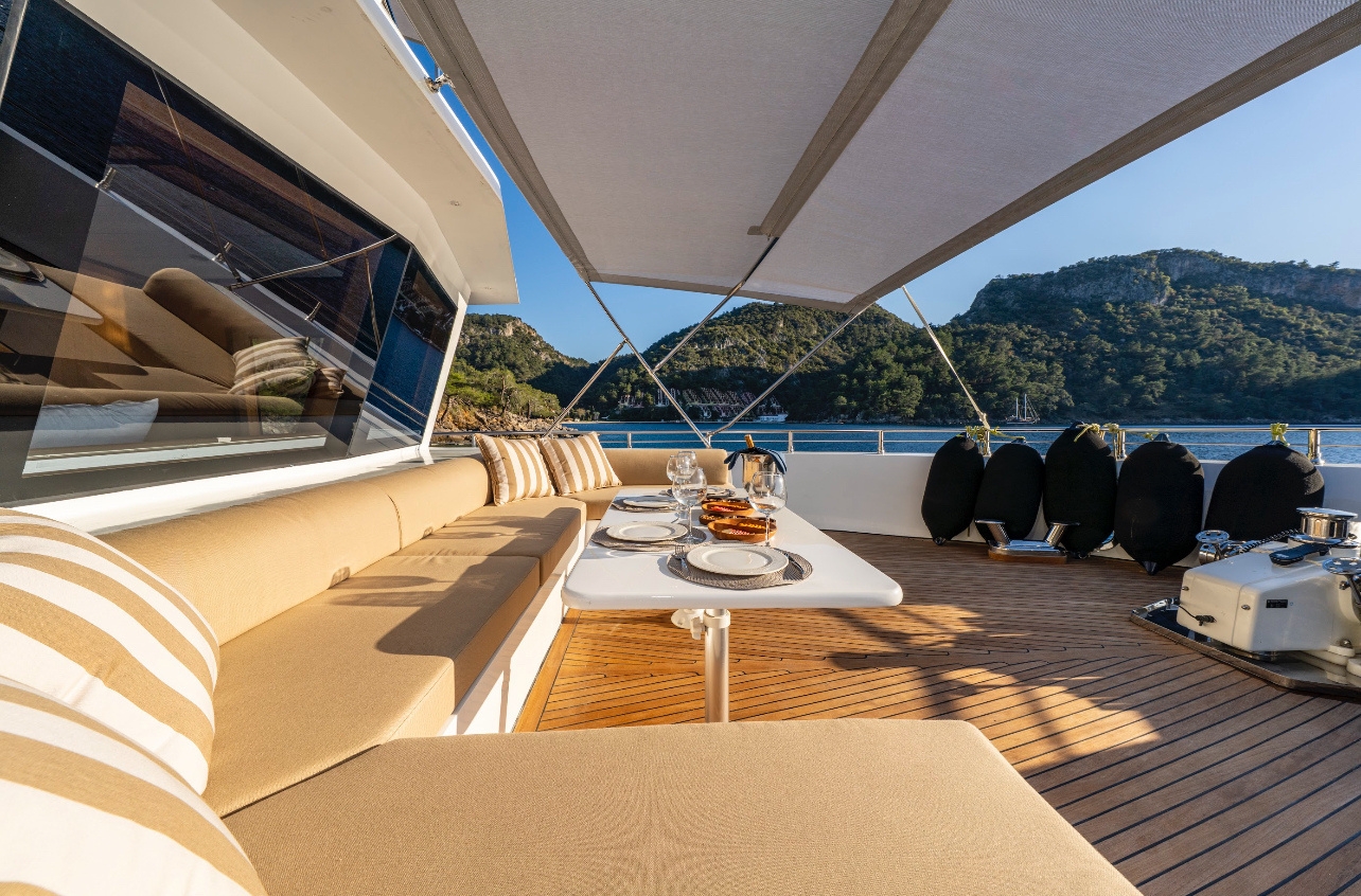 Motoryacht Lila Trawler — photo 15