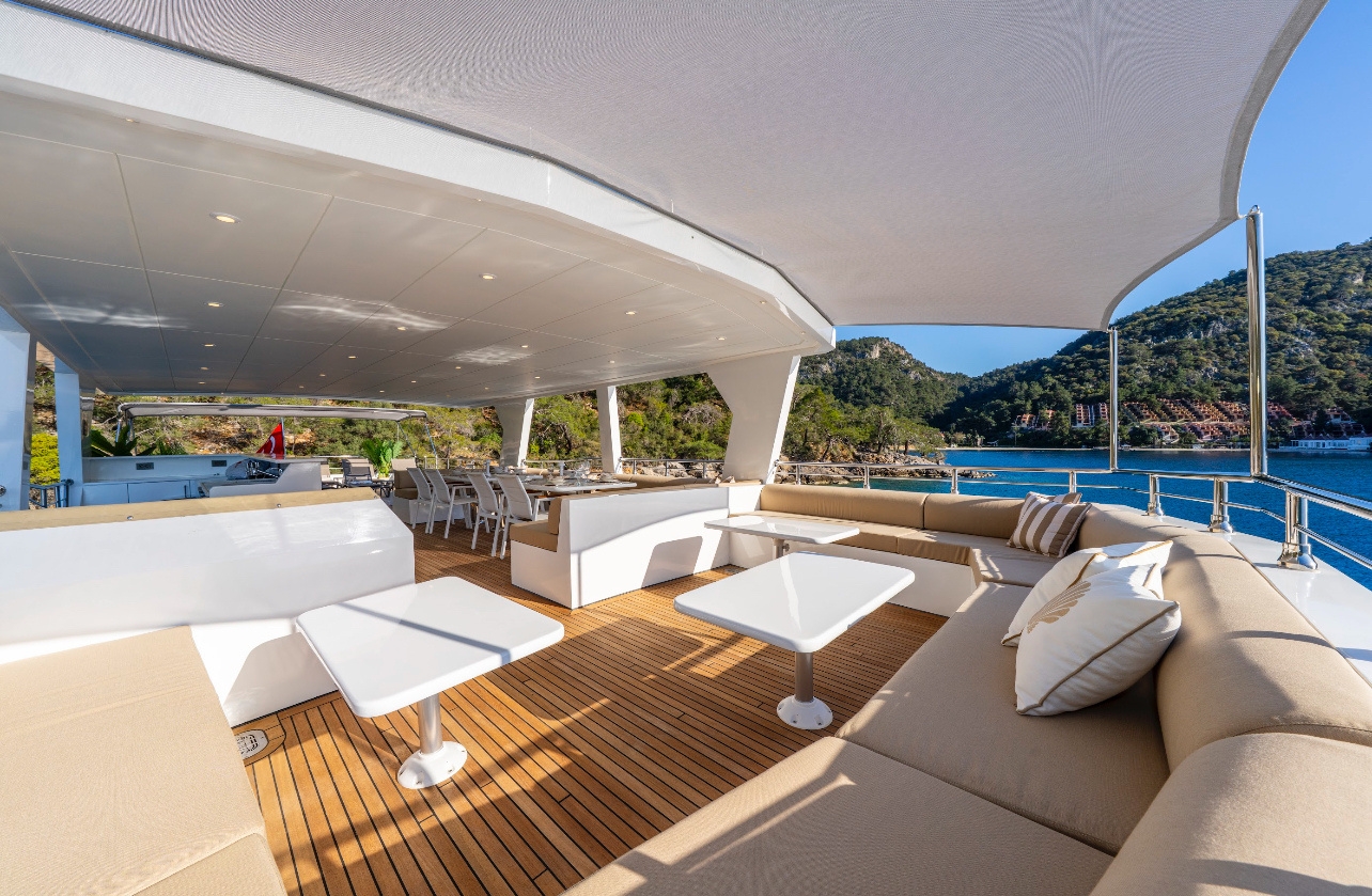Motoryacht Lila Trawler — photo 25