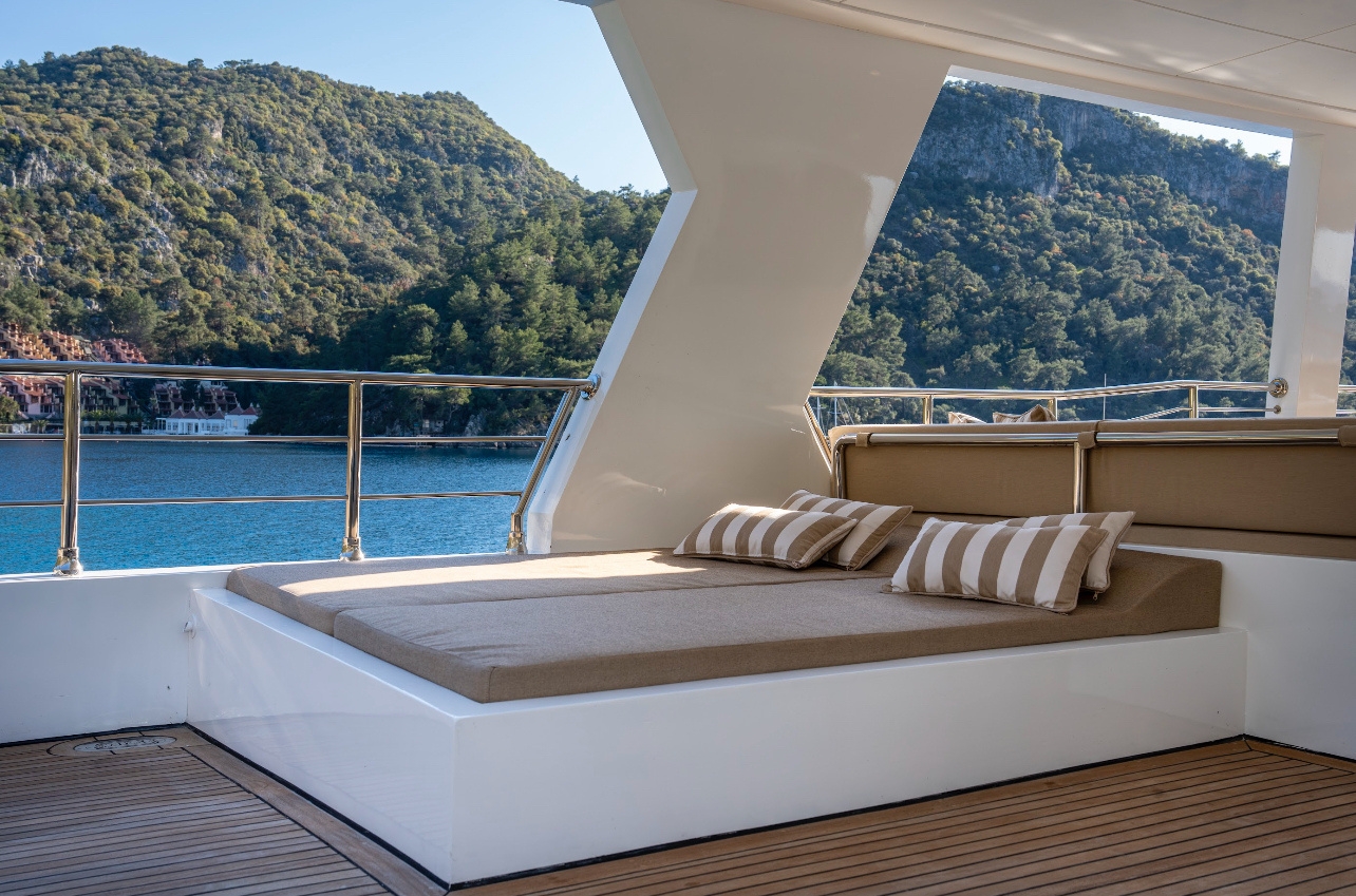 Motoryacht Lila Trawler — photo 32