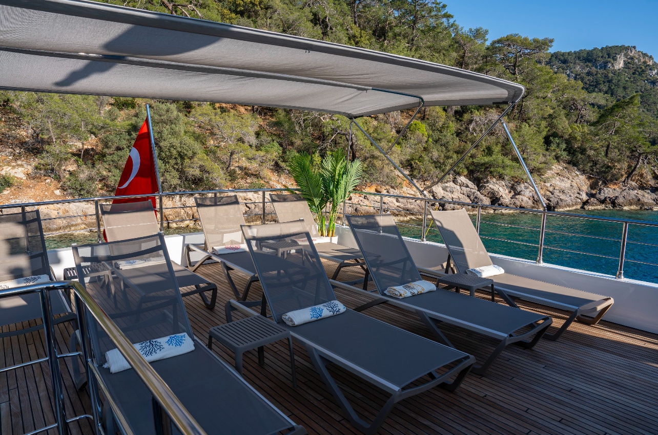 Motoryacht Lila Trawler — photo 19
