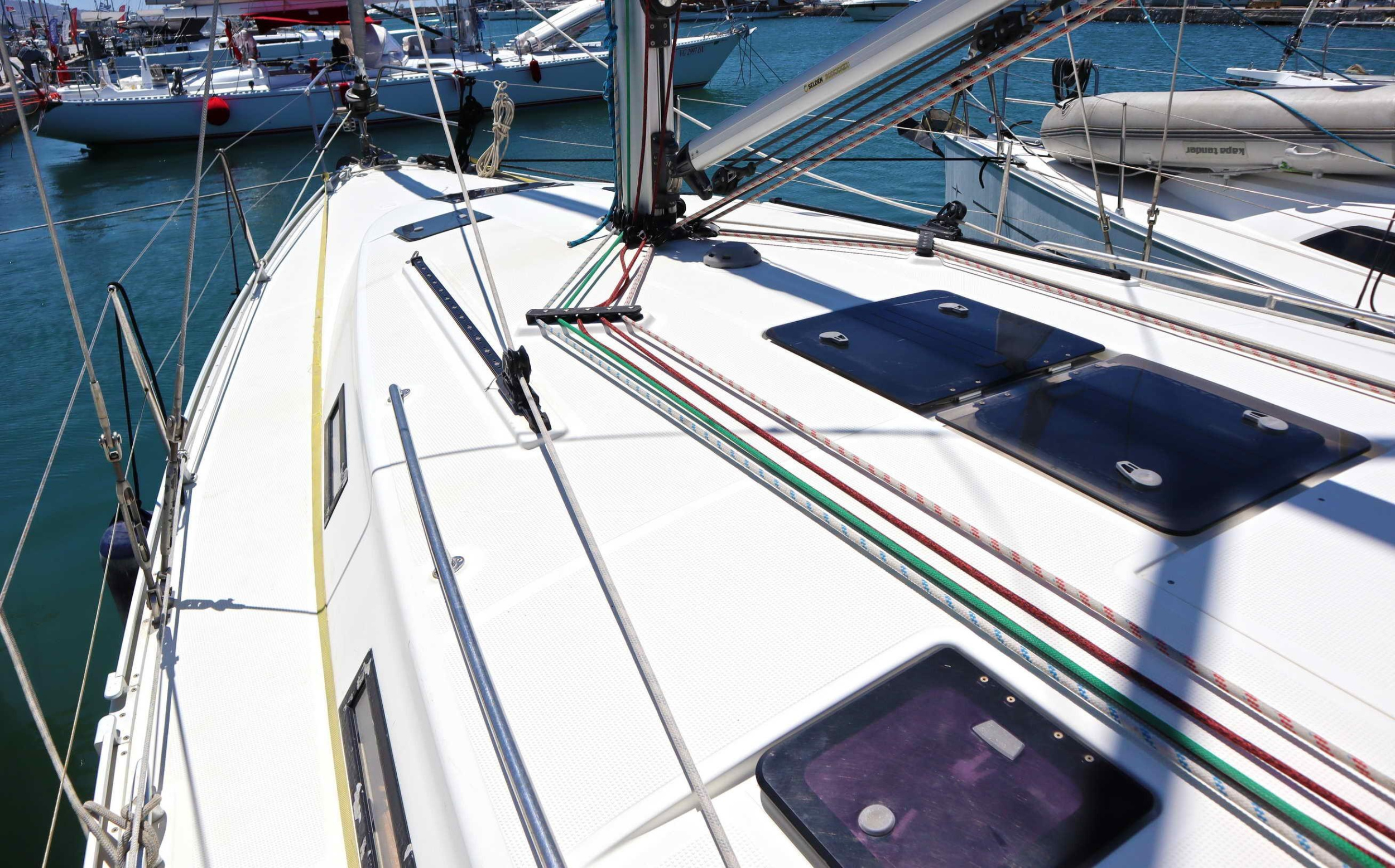 Bavaria Cruiser 40 (3 cab.) — photo 37