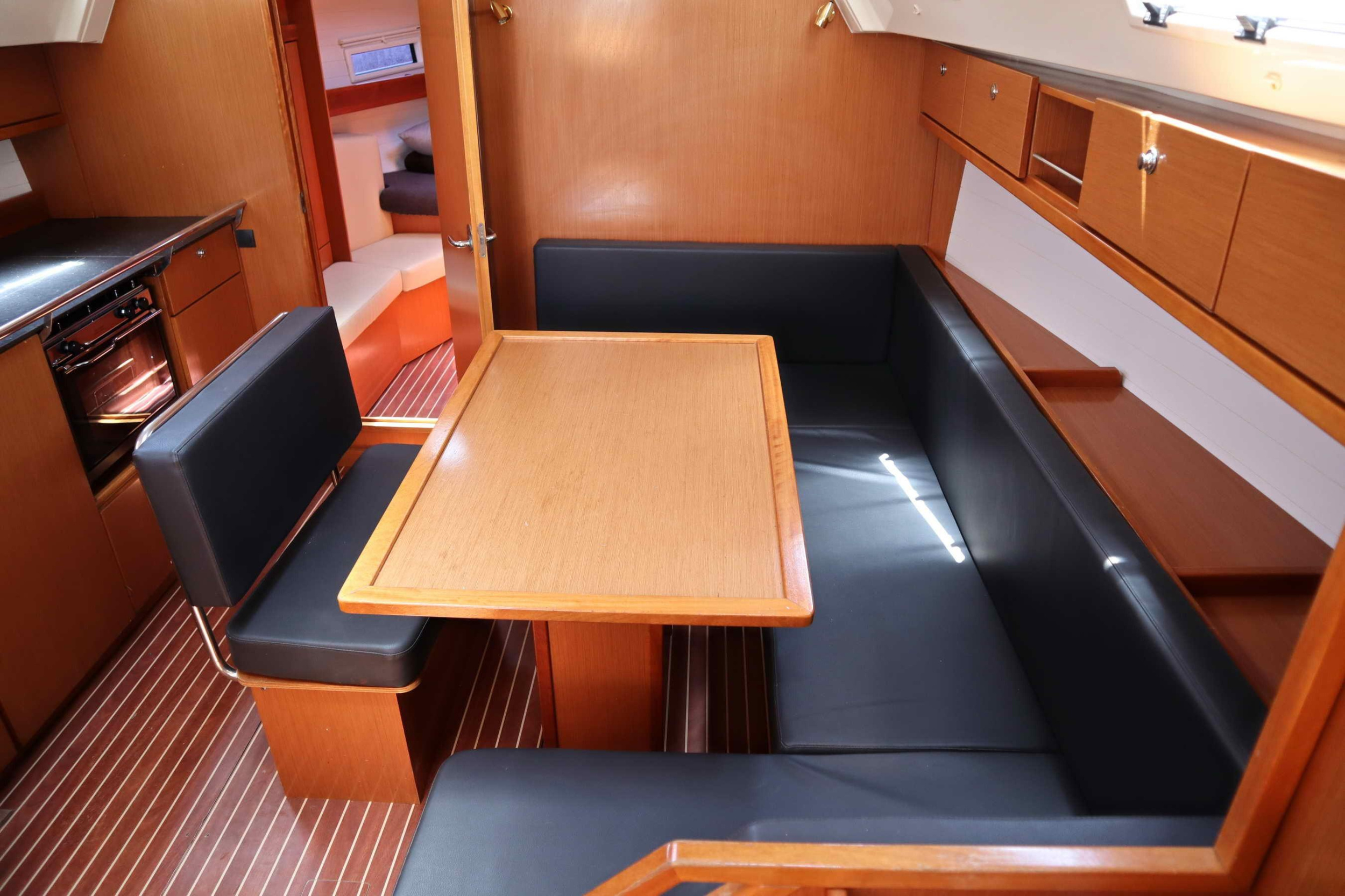 Bavaria Cruiser 40 (3 cab.) — photo 14