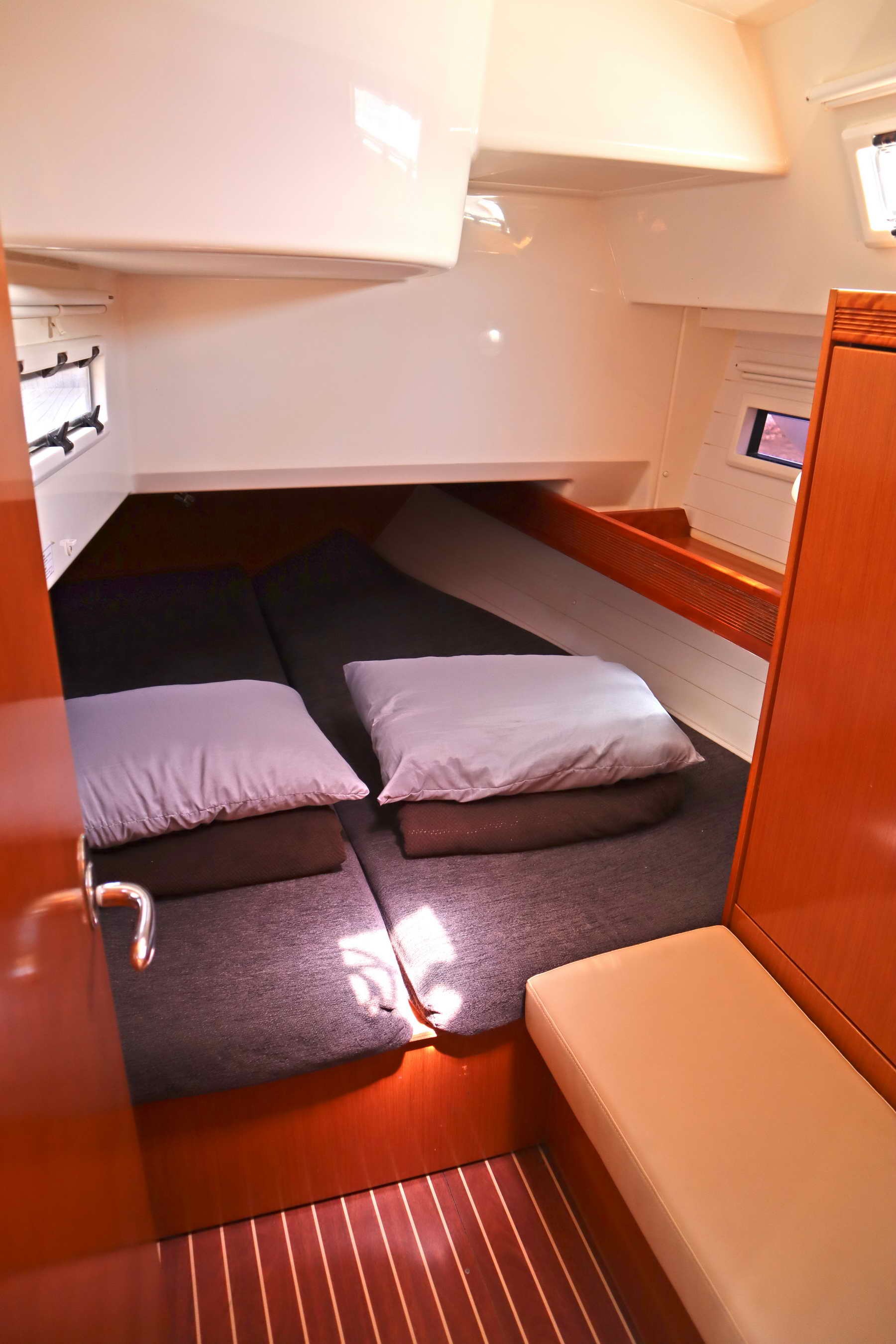 Bavaria Cruiser 40 (3 cab.) — photo 27