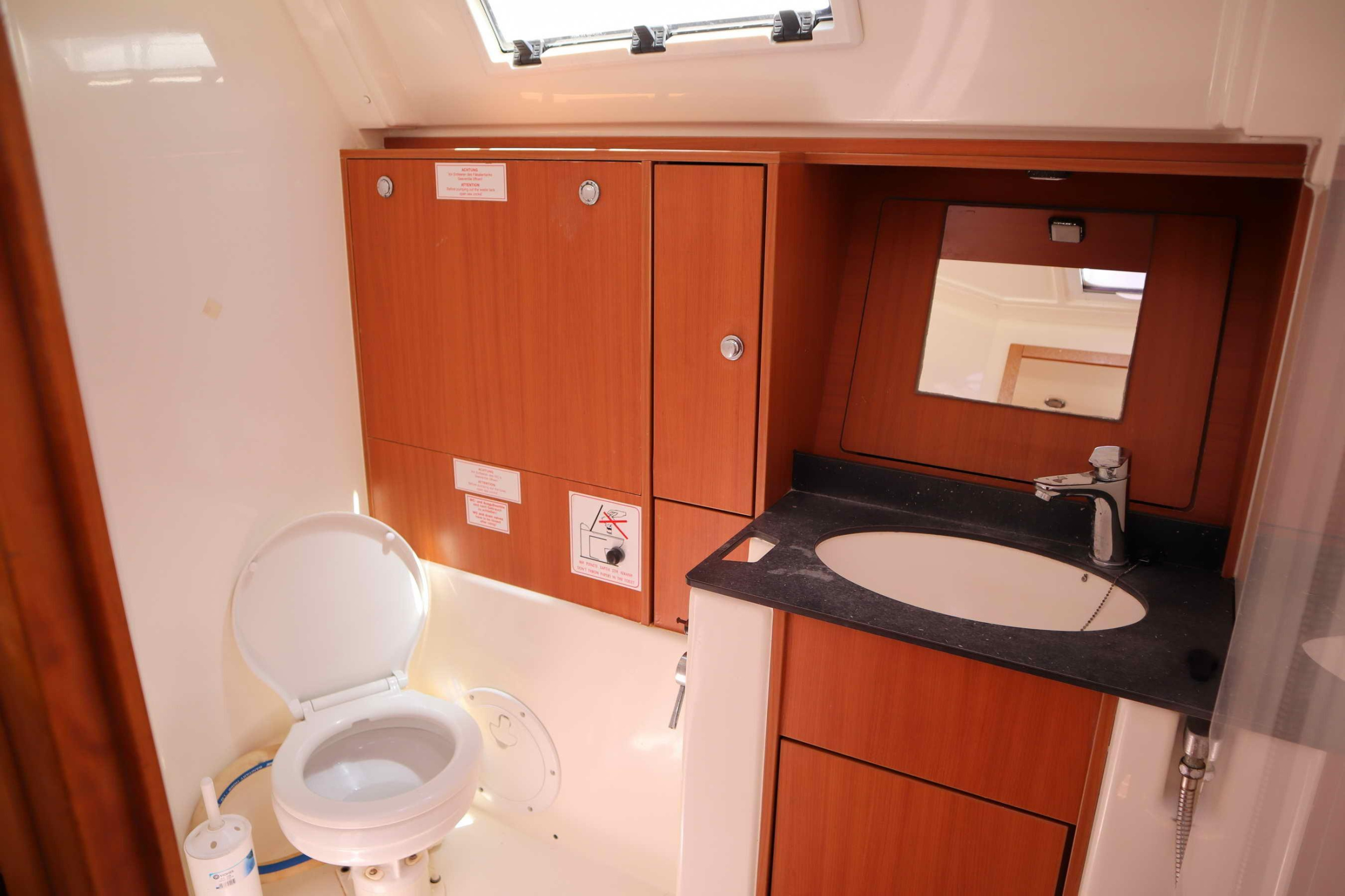 Bavaria Cruiser 40 (3 cab.) — photo 9