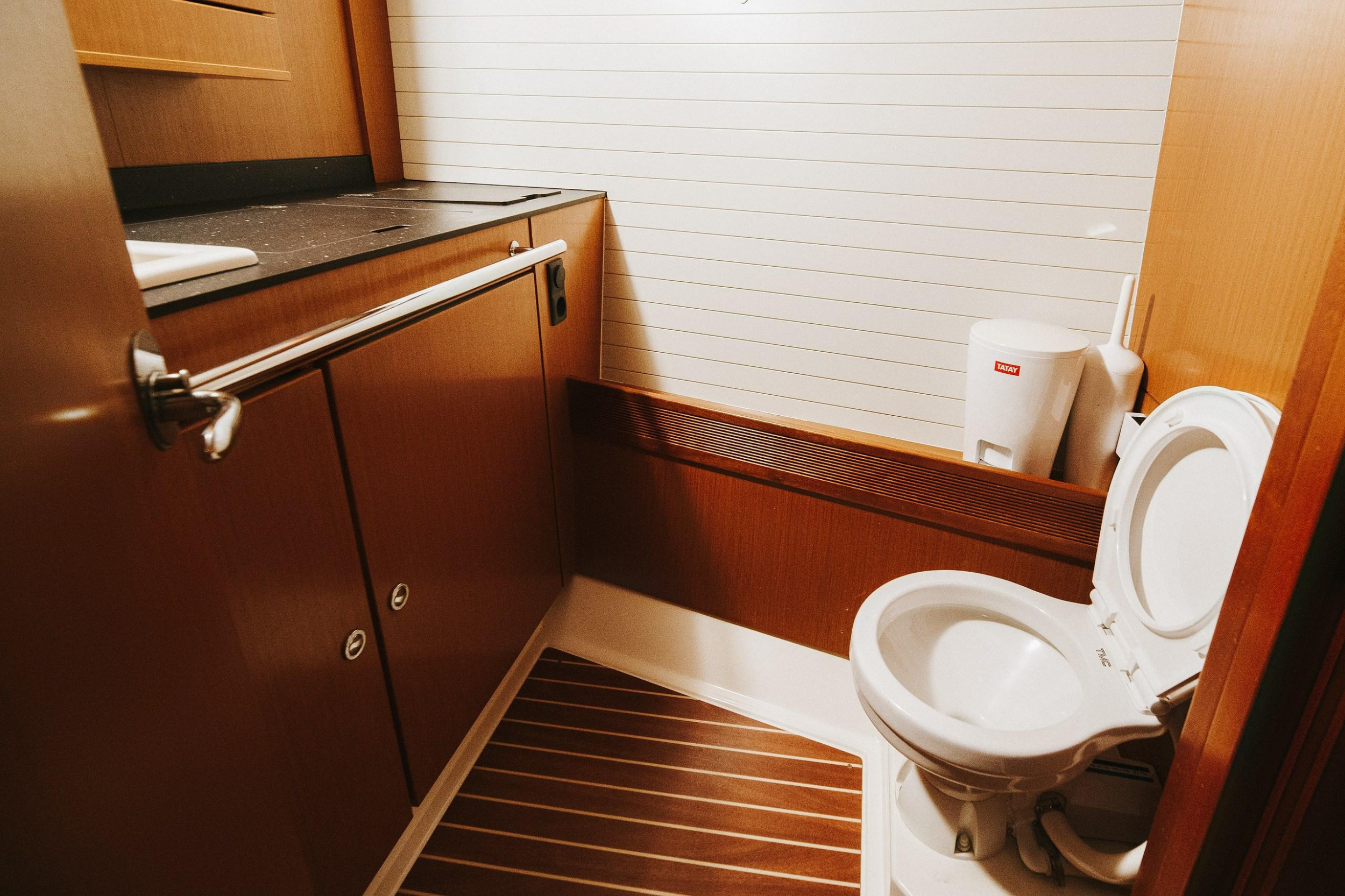 Bavaria 55 Cruiser — photo 13