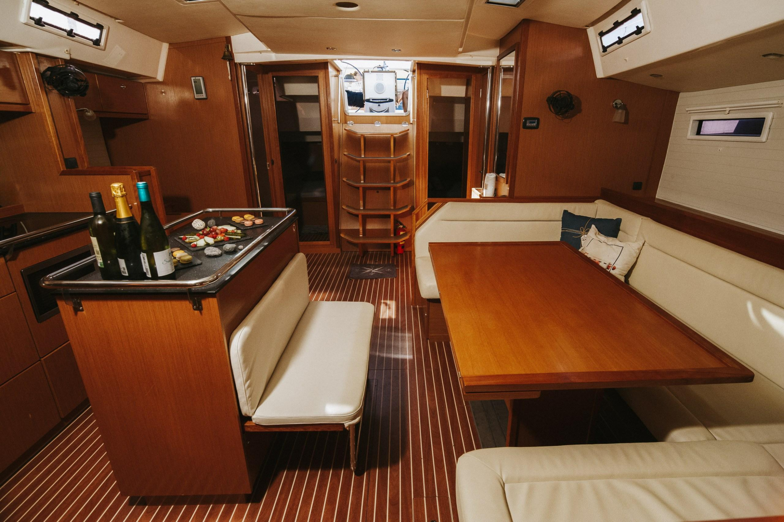 Bavaria 55 Cruiser — photo 8