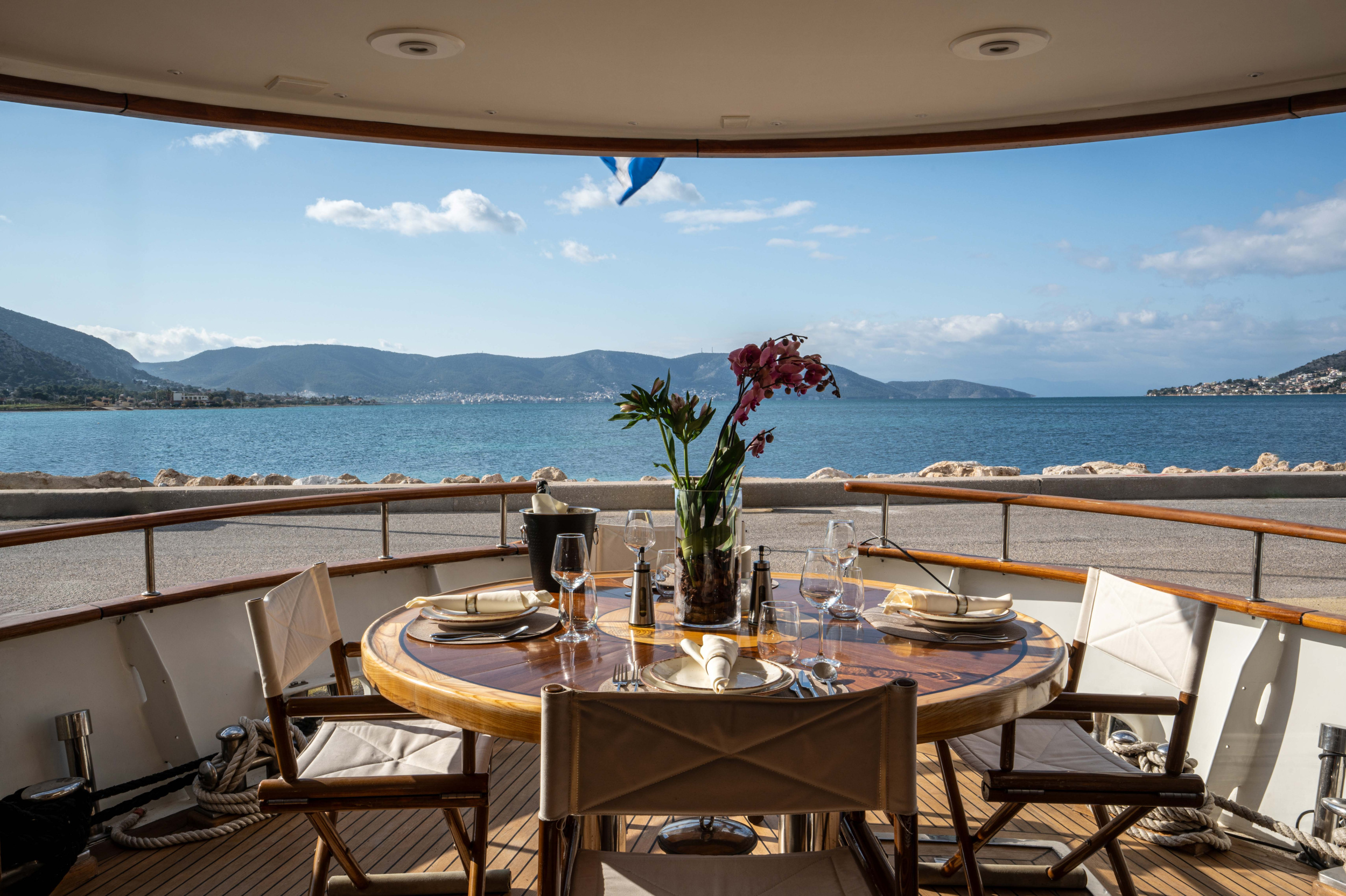 Motoryacht — photo 10