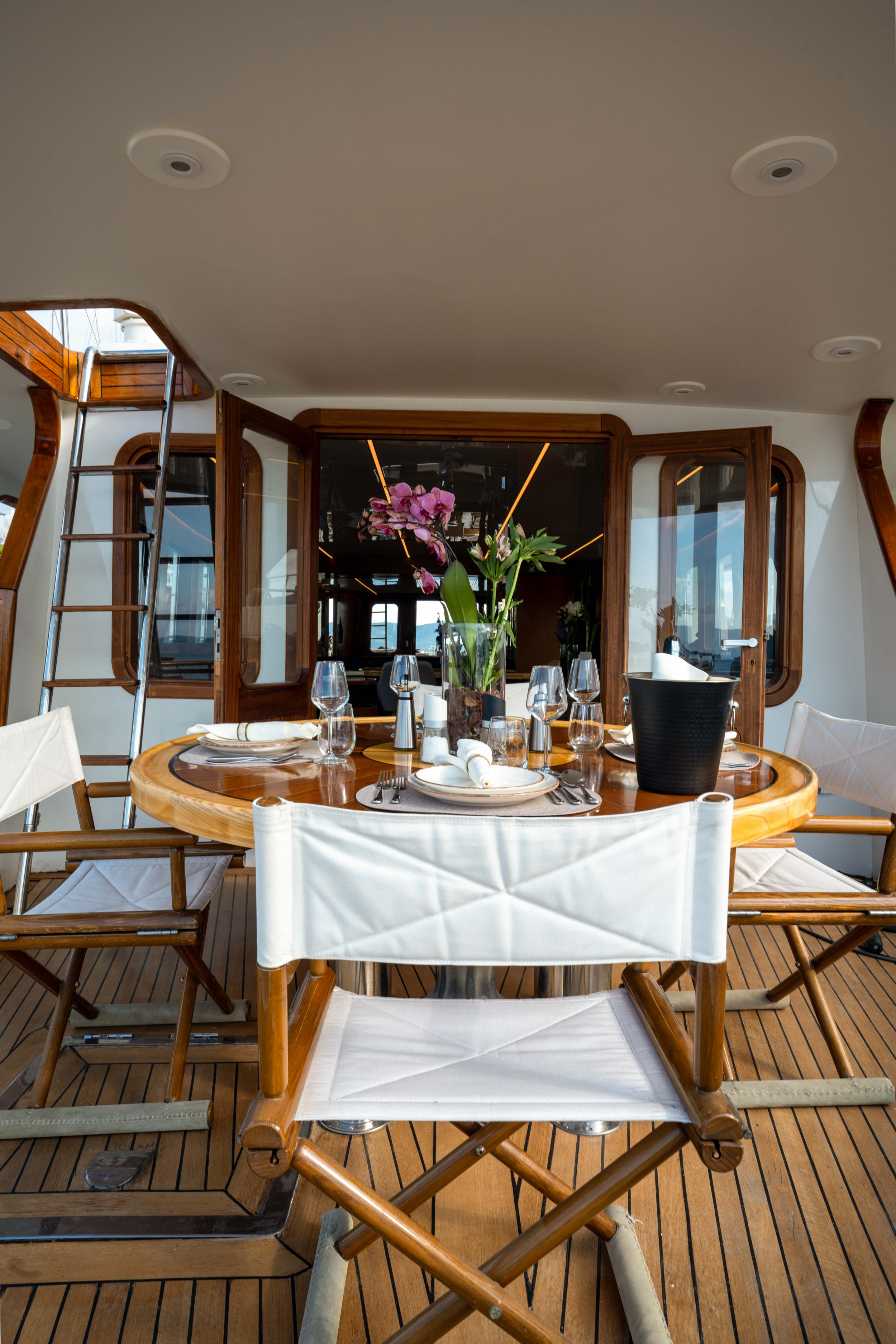 Motoryacht — photo 14