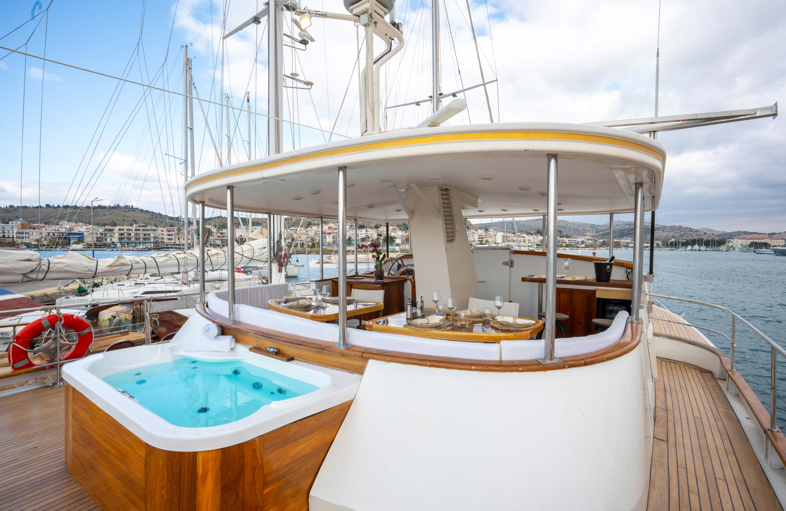 Motoryacht — photo 20