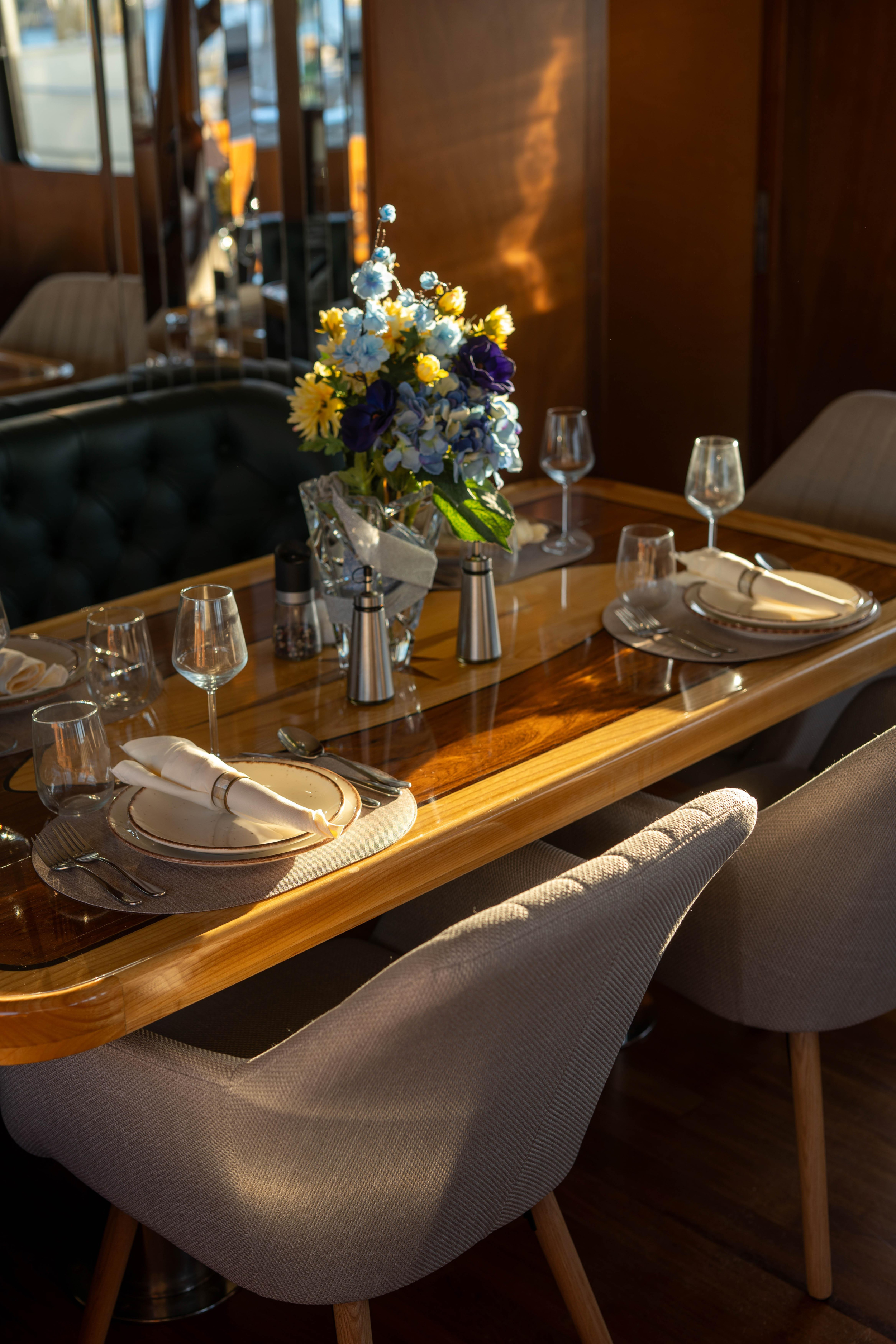 Motoryacht — photo 11