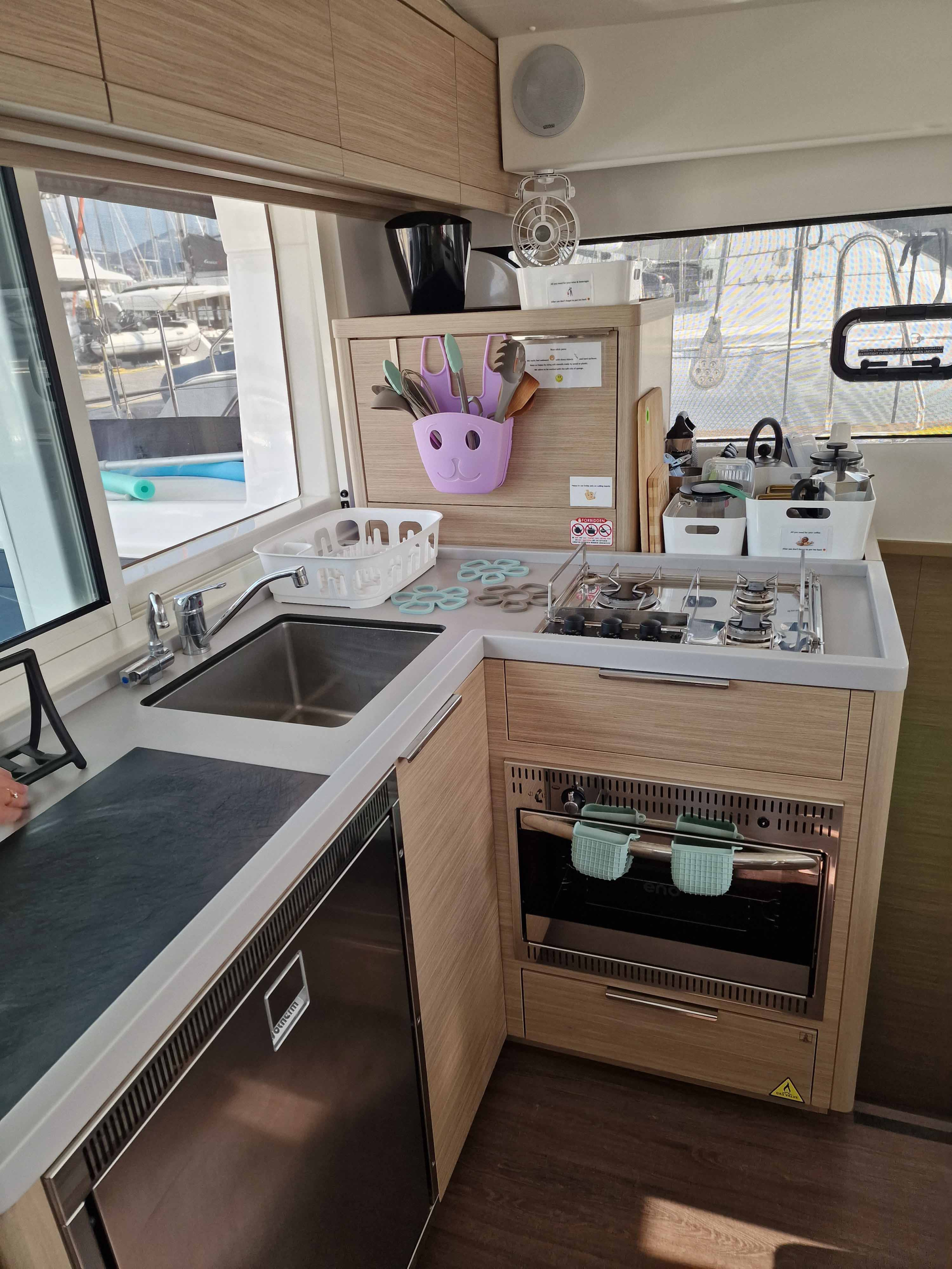 Lagoon 40 (4 cab.) — photo 2