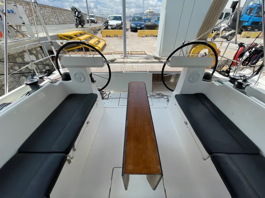 Bavaria C45 Holiday (5 cab.) — photo 11