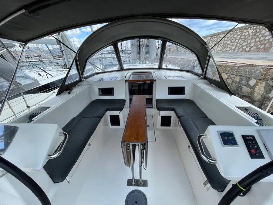 Bavaria C45 Holiday (5 cab.) — photo 18