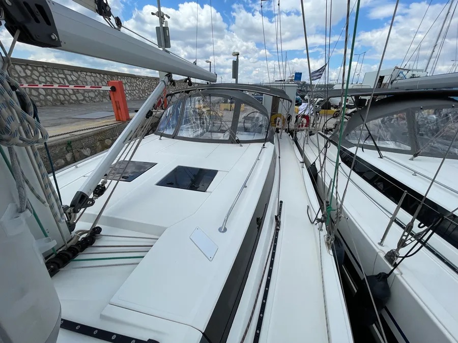 Bavaria C45 Holiday (5 cab.) — photo 24