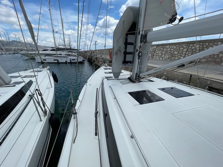 Bavaria C45 Holiday (5 cab.) — photo 8