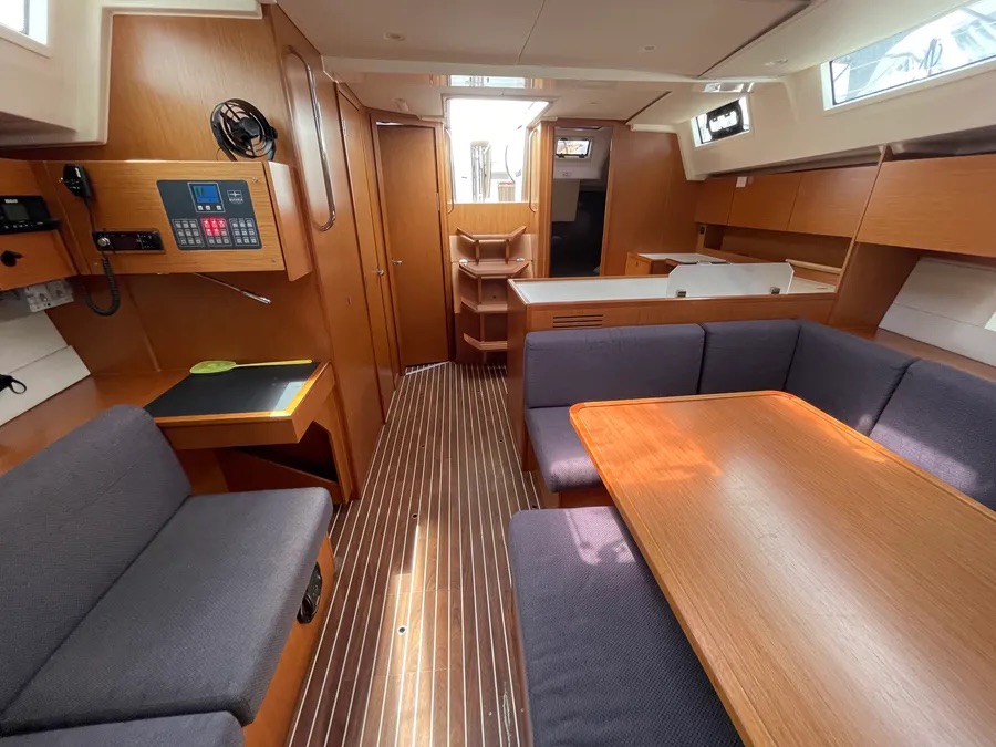 Bavaria C45 Holiday (5 cab.) — photo 12