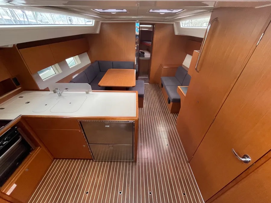 Bavaria C45 Holiday (5 cab.) — photo 9