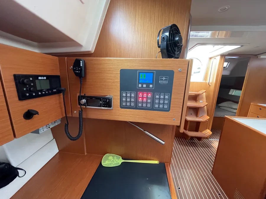 Bavaria C45 Holiday (5 cab.) — photo 2