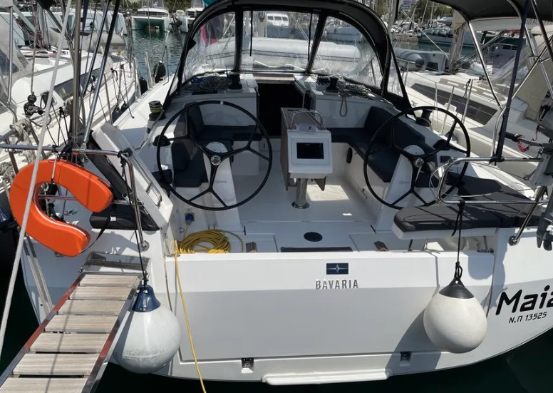 Bavaria C42 (3 cab.) — photo 11
