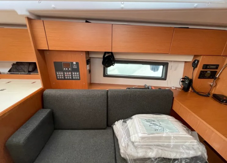 Bavaria C42 (3 cab.) — photo 17