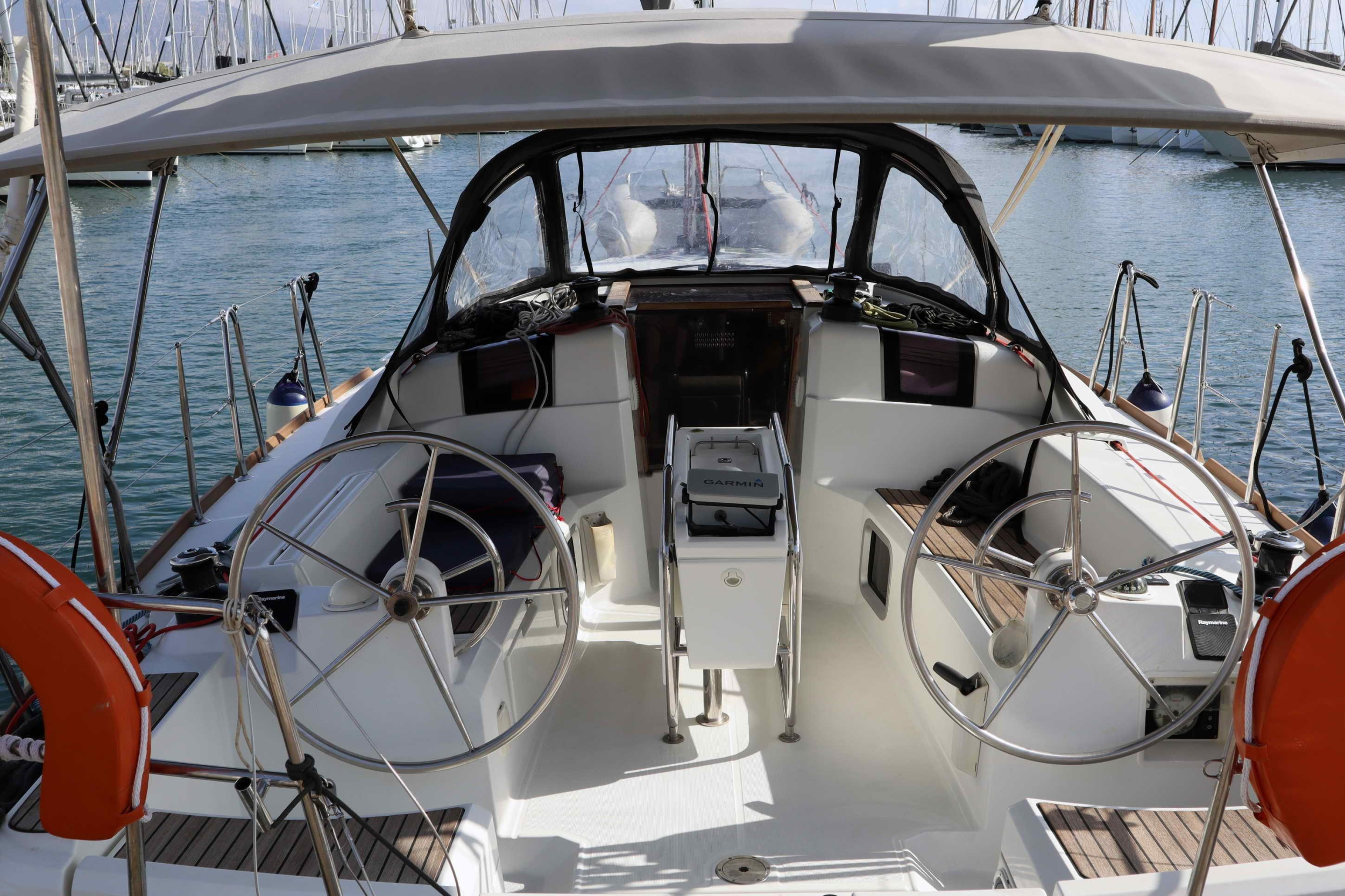 Sun Odyssey 379 (3 cab.) — photo 5