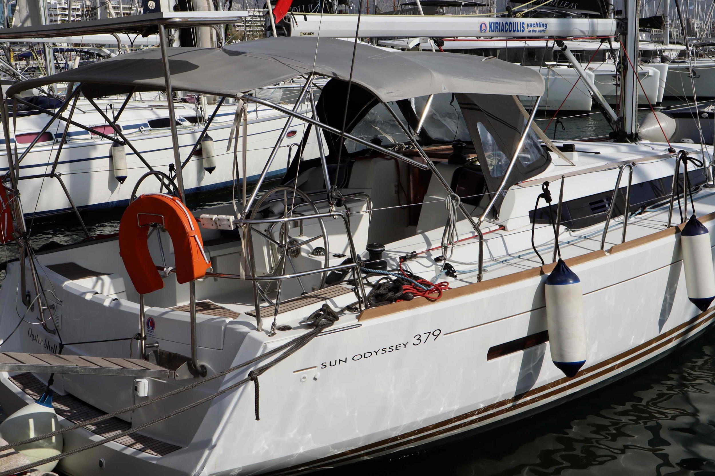 Sun Odyssey 379 (3 cab.) — photo 2
