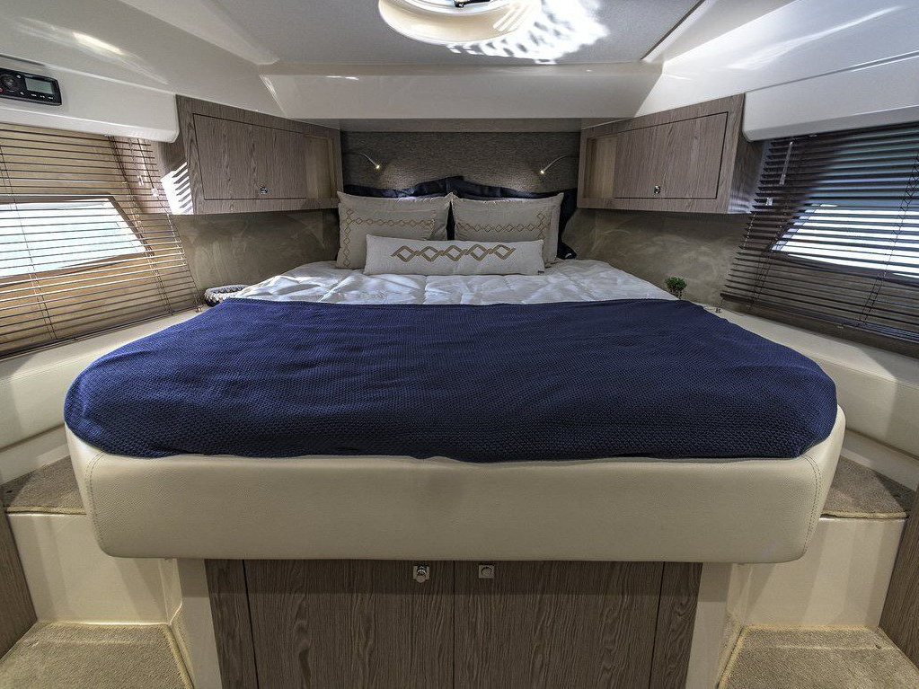 Sessa Marine F42 — photo 8