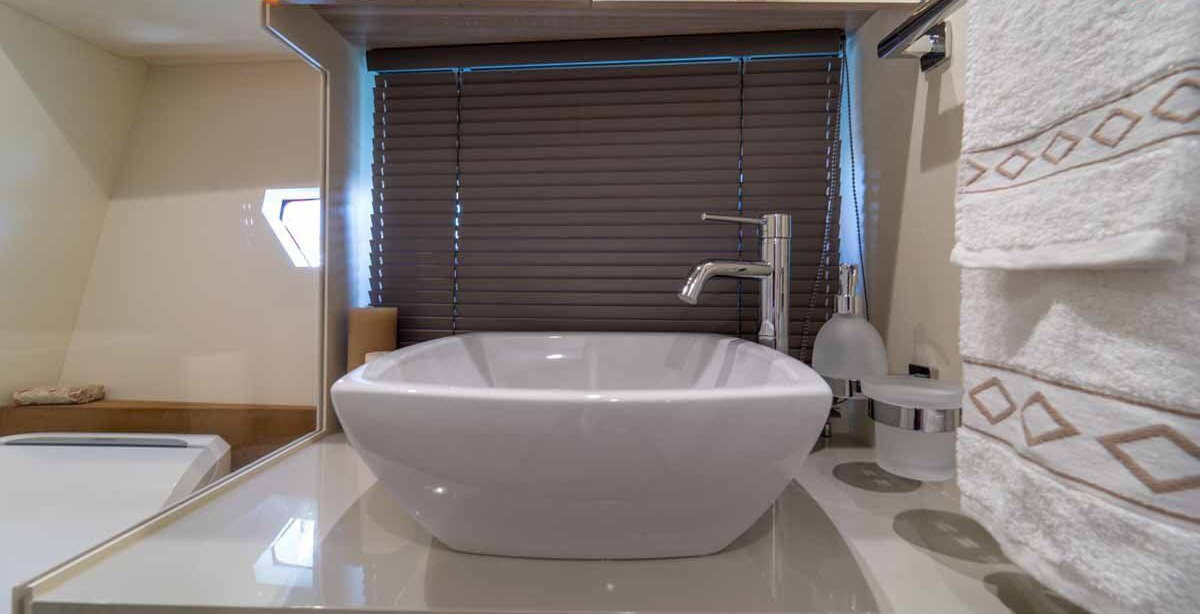 Sessa Marine F42 — photo 12