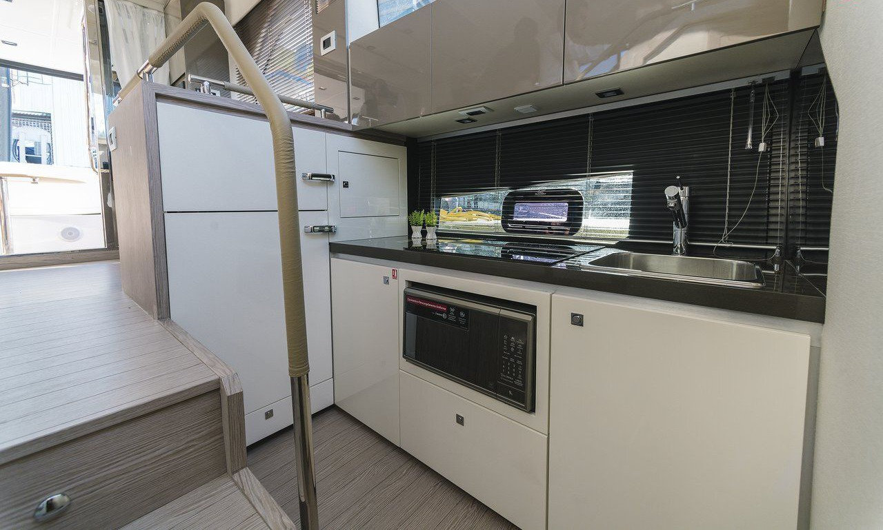 Sessa Marine F42 — photo 13