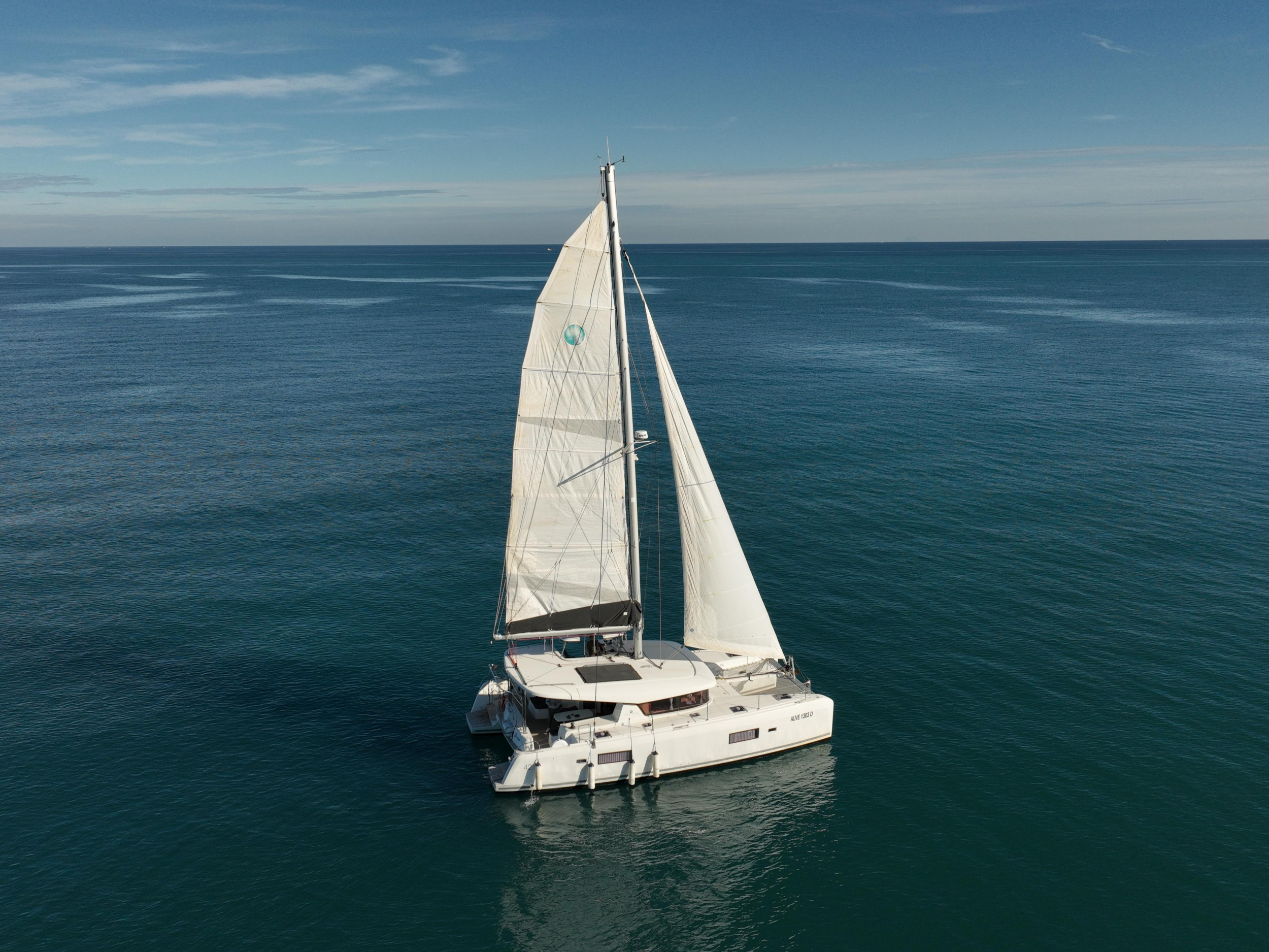 Lagoon 42 — photo 1