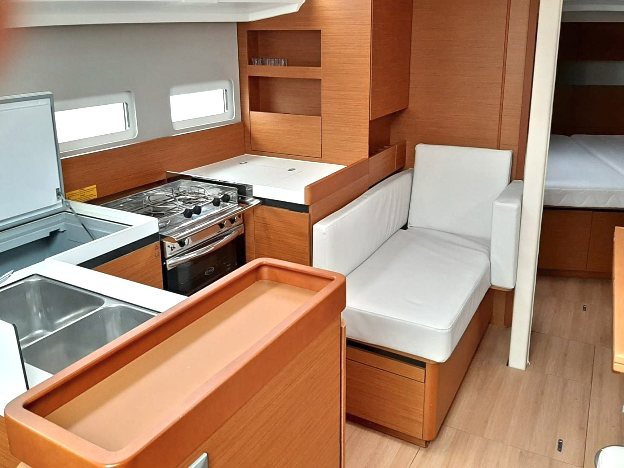 Sun Odyssey 410 (3 cab.) — photo 11
